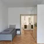 High-end Designer In Center Lägenhet