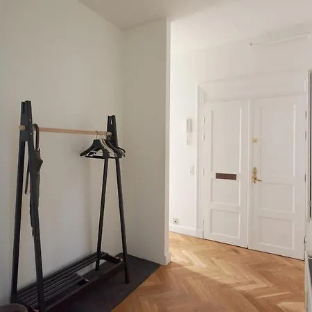 Apartment High-end Designer In Center *